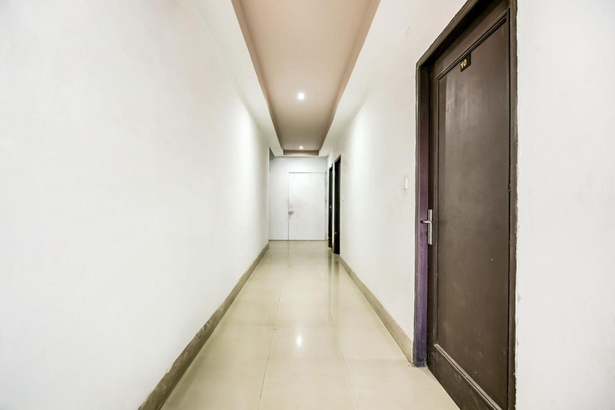 Kurukshetra Flagship Hotel Big Boss מראה חיצוני תמונה