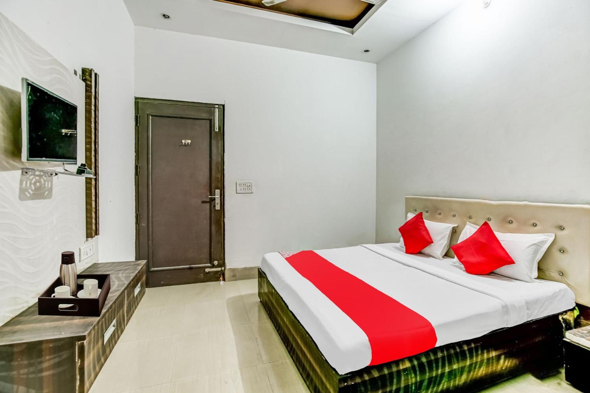Kurukshetra Flagship Hotel Big Boss מראה חיצוני תמונה