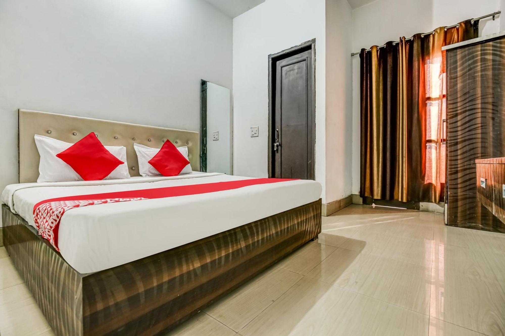 Kurukshetra Flagship Hotel Big Boss מראה חיצוני תמונה