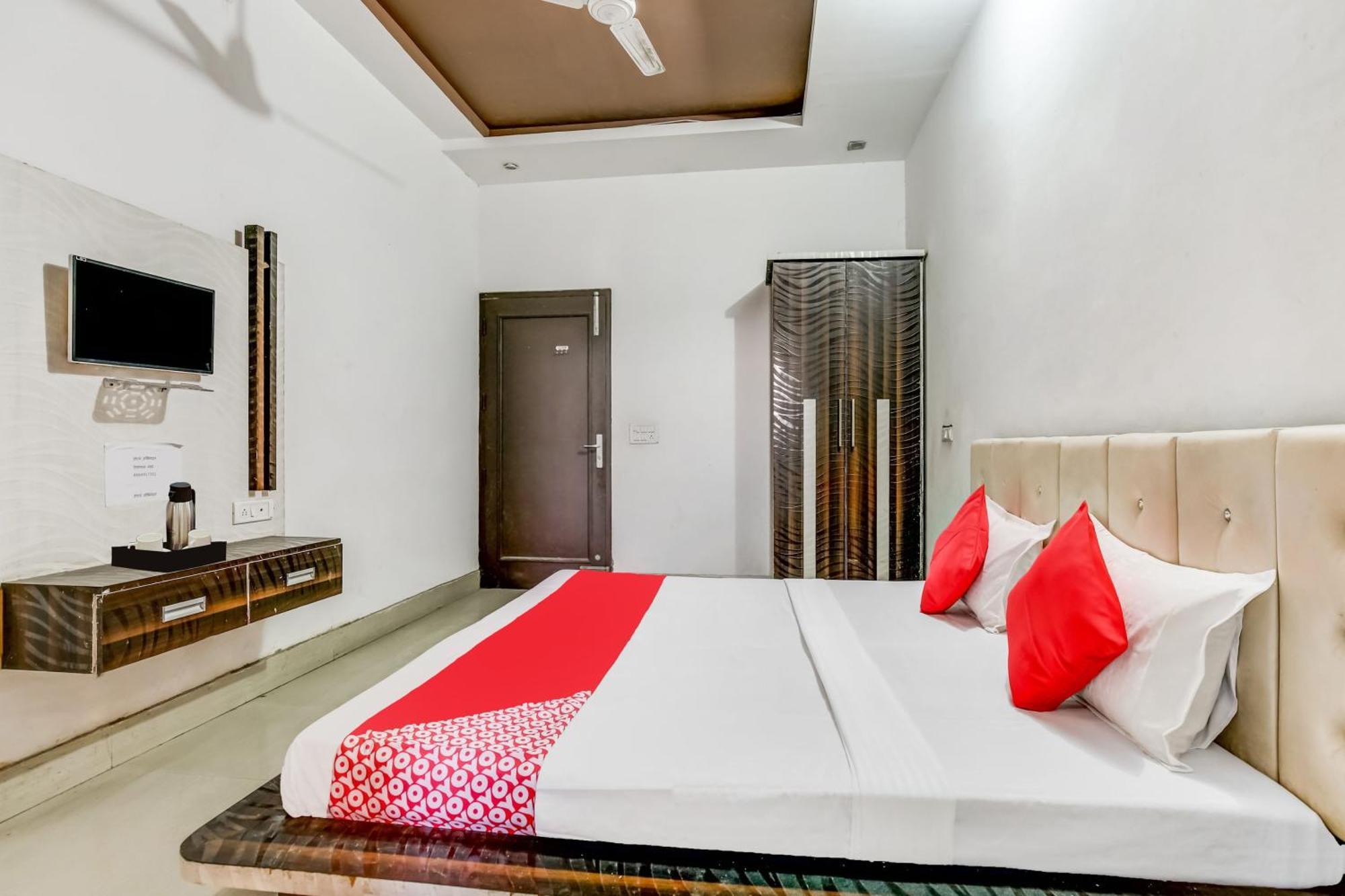 Kurukshetra Flagship Hotel Big Boss מראה חיצוני תמונה