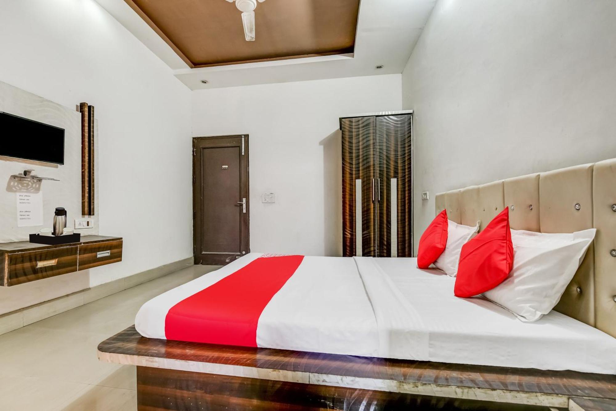 Kurukshetra Flagship Hotel Big Boss מראה חיצוני תמונה